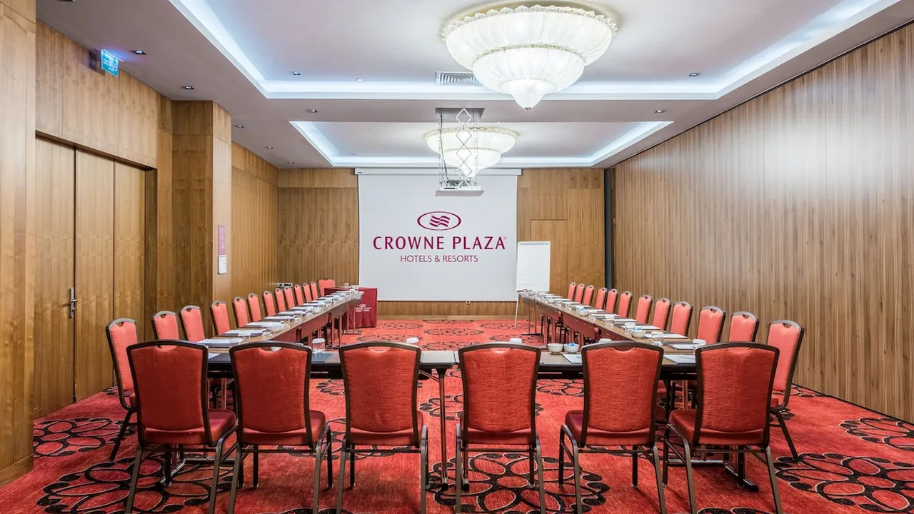 Crown plaza Harbiye